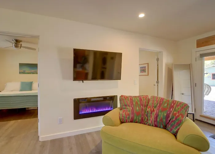 Pet-Friendly Old Town Cottonwood Cottage!