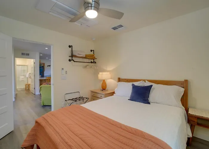 Pet-Friendly Old Town Cottonwood Cottage! *